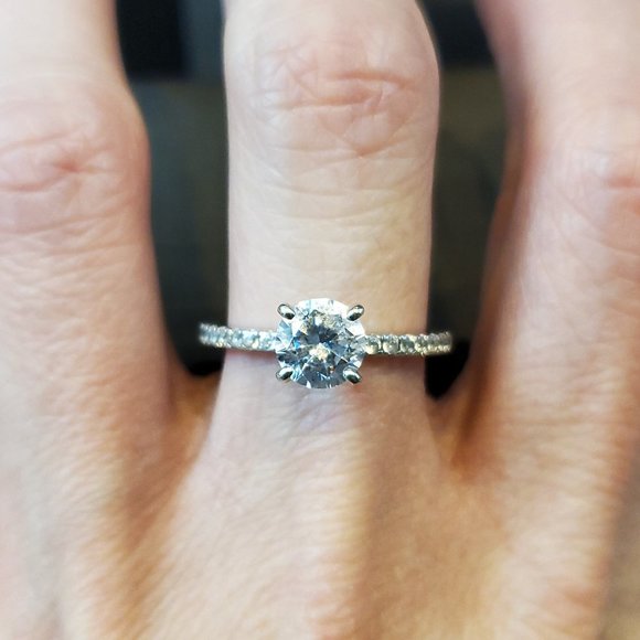 Jewelry - Size 9.25 925 Sterling Silver Round Cubic Zirconia Gem Cute Ring